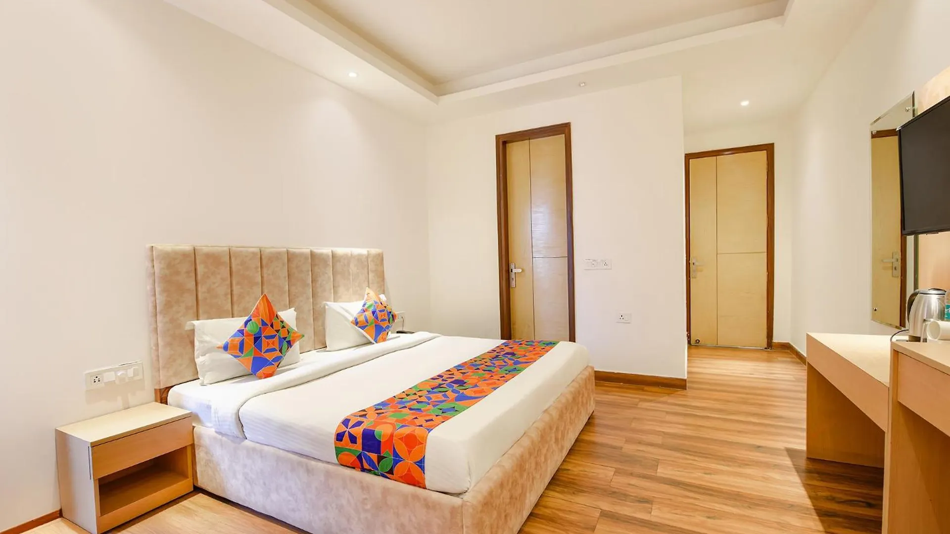 Fabhotel The Prime Land Gurgaon 3*,