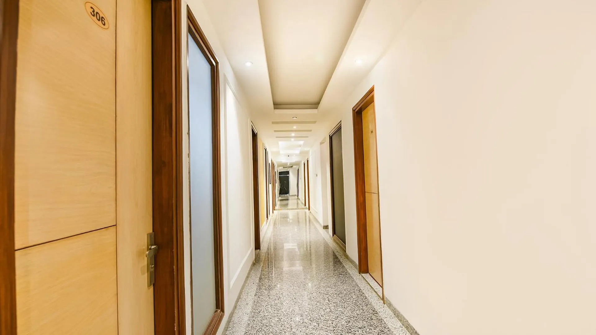 Fabhotel The Prime Land Gurgaon 3*,